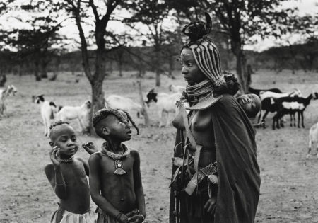 A Himba group in Omuramba, near the Zebra mountains in Kaokoland, Namibia-2005 A Himba group in Omuramba, near the Zebra mountains in Kaokoland, Namibia-2005