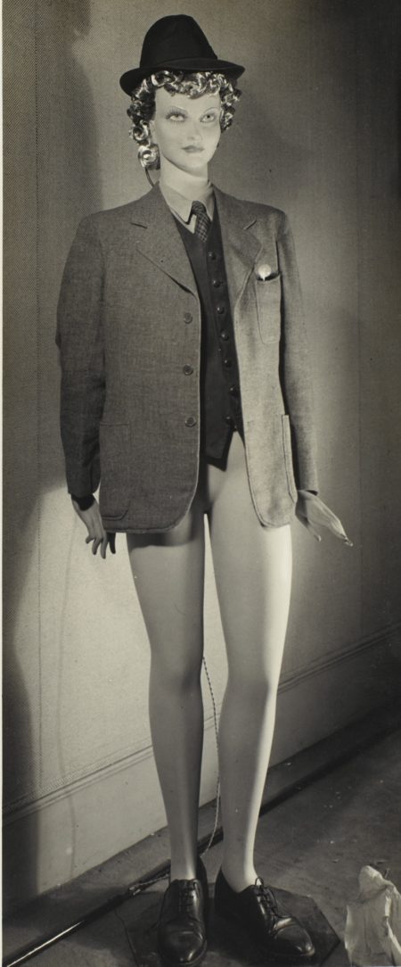 Mannequin De Marcel Duchamp Exposition Internationale Du Surrealisme-1938 Mannequin De Marcel Duchamp Exposition Internationale Du Surrealisme-1938