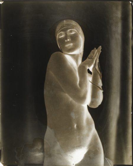 Turbanned Woman With Pearls' Vers-1930 Turbanned Woman With Pearls' Vers-1930