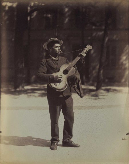 Joueur de guitare, Paris-1899 Joueur de guitare, Paris-1899