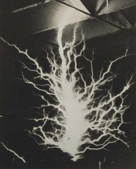 Wide World Photos - Eblouissement, 'A beam that can kill armies, San Francisco'-1929 Wide World Photos - Eblouissement, 'A beam that can kill armies, San Francisco'-1929