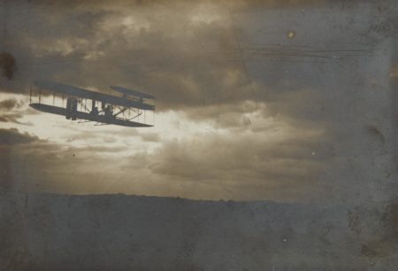 Unknown Photographer - Wilbur Wright in Flight-1909 Unknown Photographer - Wilbur Wright in Flight-1909