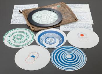 Rotoreliefs: (i) Corolles (Lampe); (ii) Oeuf a la coque (Lanterne chinoise); (iii) Poisson japonais (Escargot); (iv) Verre Boheme (Cerceaux); (v) Montgolfiere (Cage); (vi) Eclipse totale (Spirale blanche)-1935 Rotoreliefs: (i) Corolles (Lampe); (ii) Oeuf a la coque (Lanterne chinoise); (iii) Poisson japonais (Escargot); (iv) Verre Boheme (Cerceaux); (v) Montgolfiere (Cage); (vi) Eclipse totale (Spirale blanche)-1935
