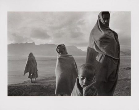 Camp Korem, Ethiopie, de la serie Sahel (Refugees in the Korem Camp, Ethiopia)-1984 Camp Korem, Ethiopie, de la serie Sahel (Refugees in the Korem Camp, Ethiopia)-1984