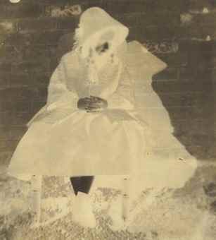 Anonymous British Photographer (19th Century) - Portrait of Unknown Girl-1850 Anonymous British Photographer (19th Century) - Portrait of Unknown Girl-1850