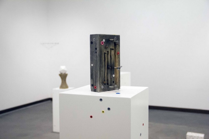 Bred Downey - Damaged Goods, 2015, installation view