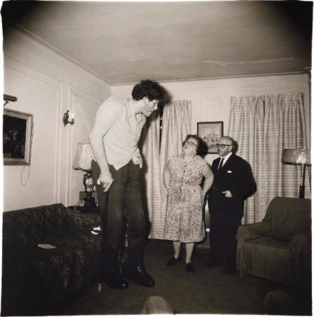 A Jewish giant at home with his parents in the Bronx, N.Y.-1970 A Jewish giant at home with his parents in the Bronx, N.Y.-1970