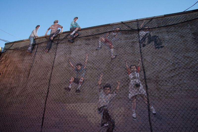 Ernest Zacharevic - Fence Climbers detail - Photo Credit Ernest Zacharevic