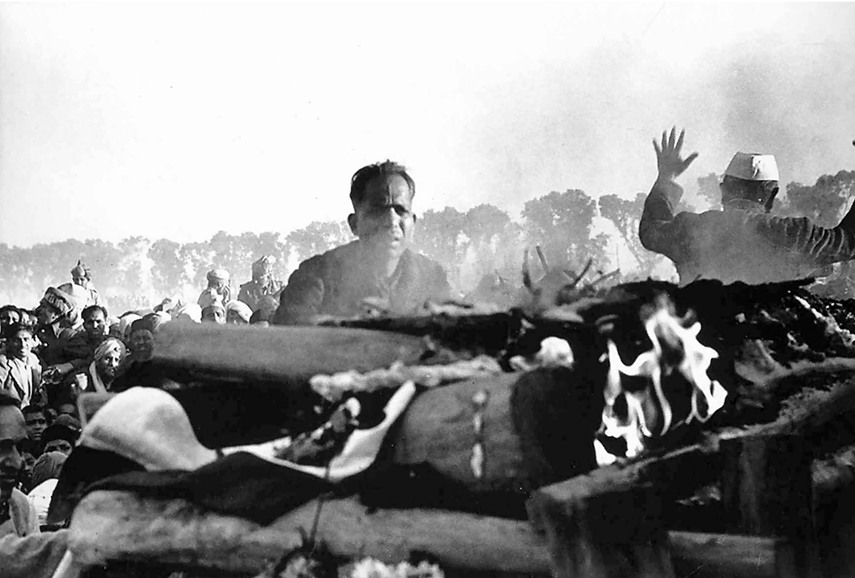Henri Cartier-Bresson - Cremation of Gandhi, Delhi, 1948