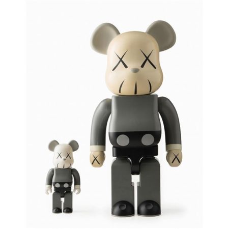 Be@rbrick 1000%, 400% (Grey)-2002 Be@rbrick 1000%, 400% (Grey)-2002