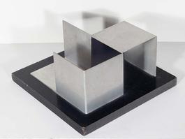 Cubo em cantoneiras