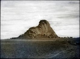 tripe_19 Between Chittumputty and Teramboor. Elephant rock end view.