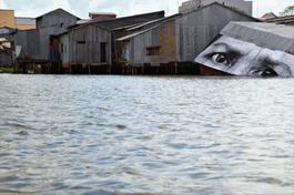 28 Millimetres : Women Are Heroes, Action in Phnom Penh, Old Station Habitations, Cambodia