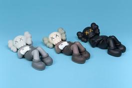 Holiday Japan 9.5" Vinyl Figure (Set of Three)