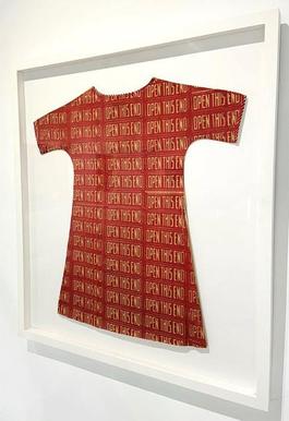 Open this end (Paper dress)