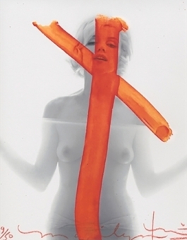 Marilyn Monroe, Crucifix