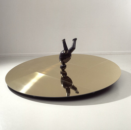 Eggy sculpture, upside down