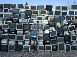 Hiding in the City - Screen in Rest, 2017