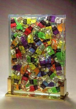 Accumulation de tubes de peinture