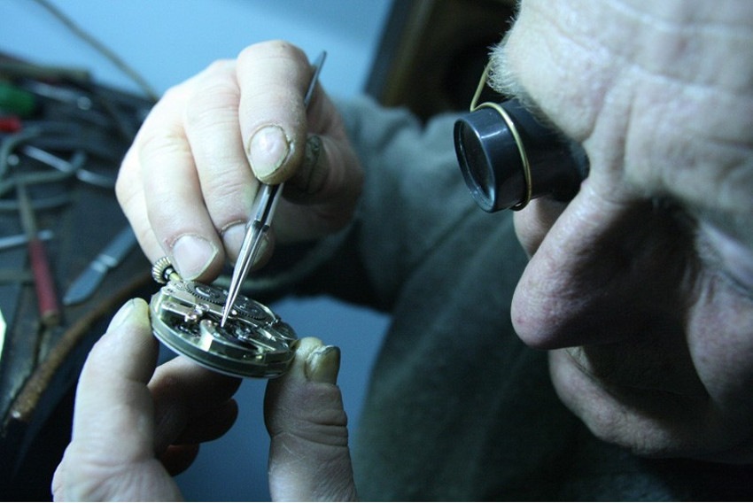 Ali Kazma - Clock Master, video still pavilion arter