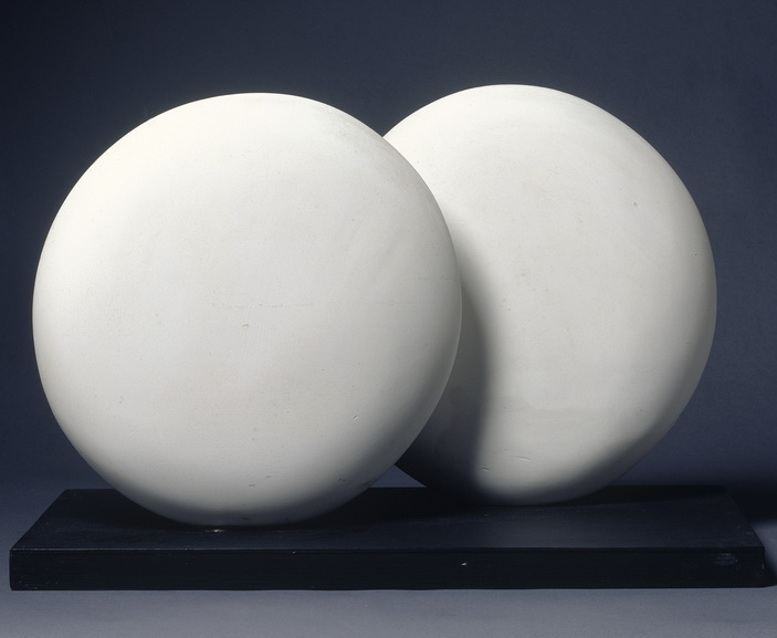 Barbara Hepworth - Discs in Echelon