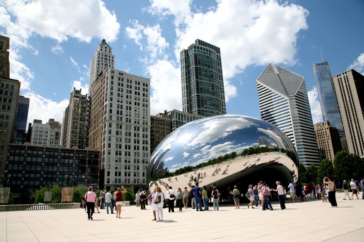 Reflections on Cloud Gate, Chicago’s Shiny Bean Widewalls