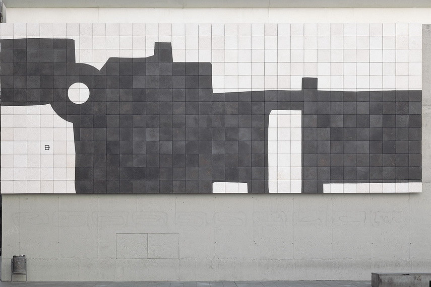The Spanish artist was in use of dynamic and homogeneous monumental forms for his works