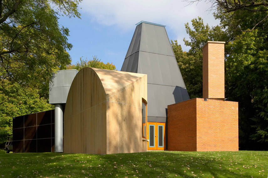 Frank Gehry Disrupts Paris Architecture with the Foundation Louis