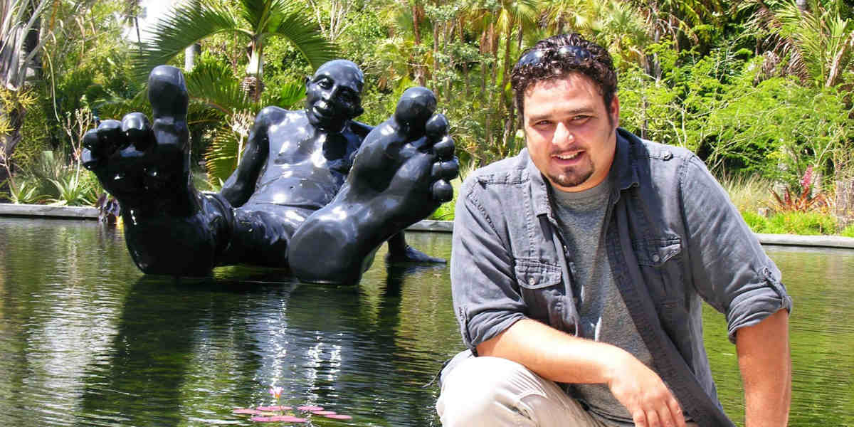 Biography of Idan Zareski Widewalls