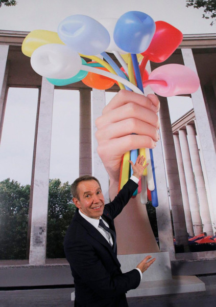 Jeff Koons - Bouquet of Tulips, 2016, photo by Michel Euler