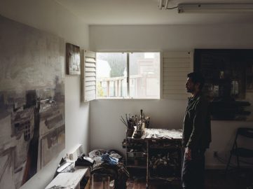 Kim Cogan in the studio, by Shaun Roberts