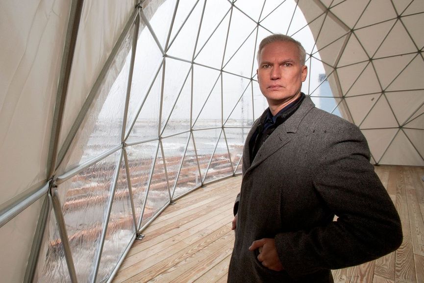 Who are the Leading Art Curators of Today? Widewalls