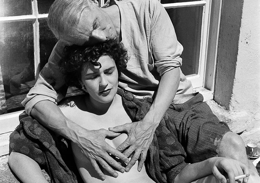 Leonora Carrington with Max Ernst, 1937 - Photo Credits Lee Miller