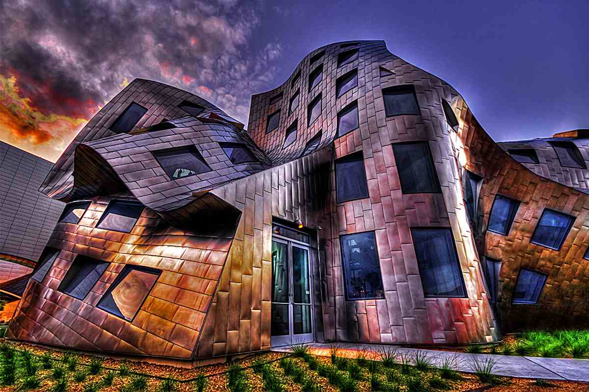 Deconstructivism In Architecture And Its 10 Most Amazing Buildings 