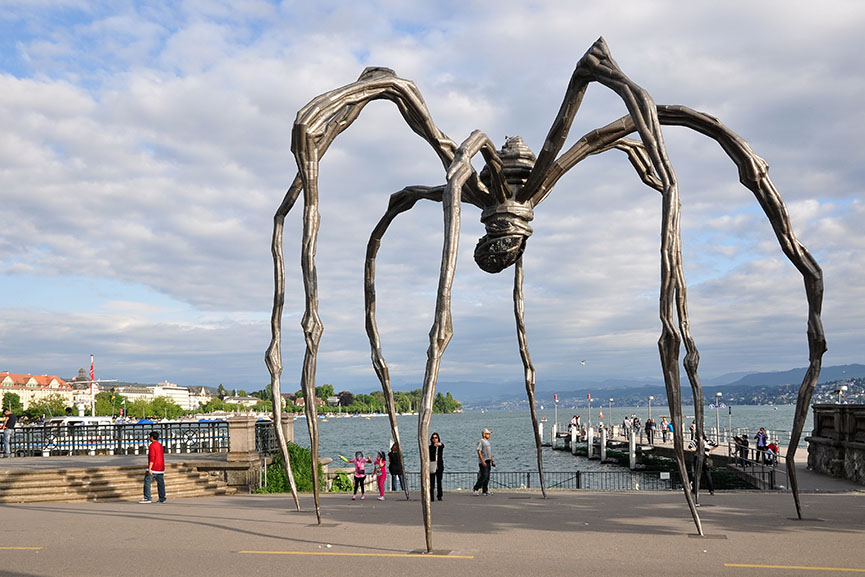 Louise Bourgeois Maman Widewalls