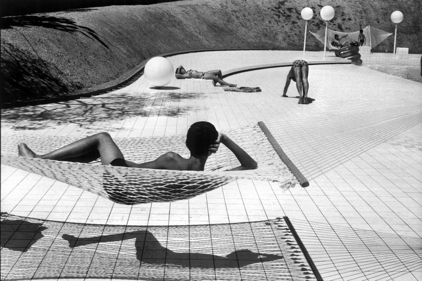 Martine Franck - Piscine conçue par Alain Capeillères