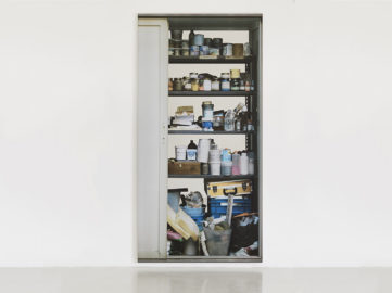 Michelangelo Pistoletto Scaffali - con porta a sinistra (Shelves – with a door to the left), 2015