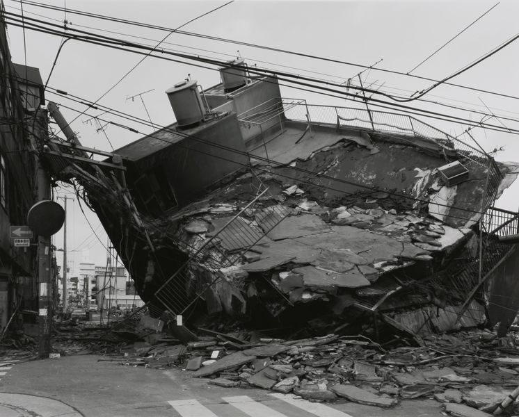 Miyamoto Ryuji - Kobe 1995 After the Earthquake - Nagata-ku, 1995