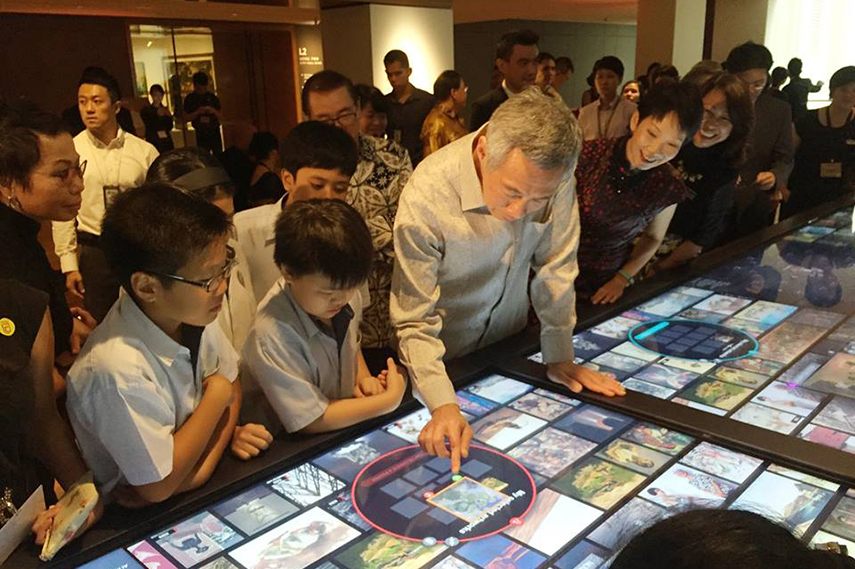 Prime Minister Lee Hsien Loong with elementary school children at the opening november, city, public, supreme, hall, court