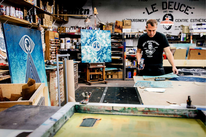 Shepard Fairey in the process of making the art pieces for the upcoming Earth Crisis exhibition - Image courtasy of Galerie Itinerrence