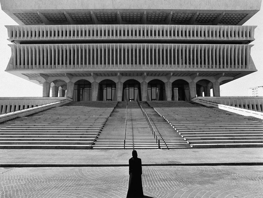 Shirin Neshat - Interpreter of Contrasts - Is our Artist of the ...