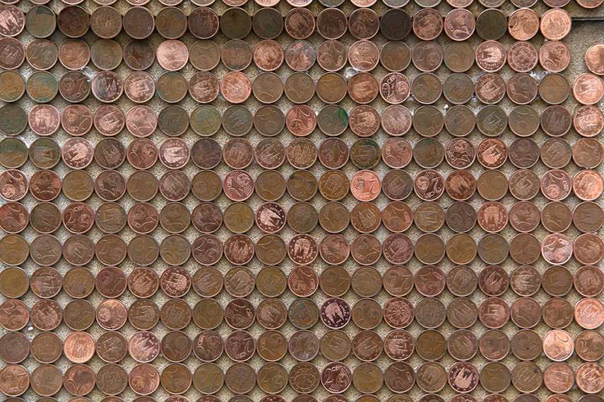 Street Artist Spy Creates An Installation With 1 000 Euros In Coins Widewalls