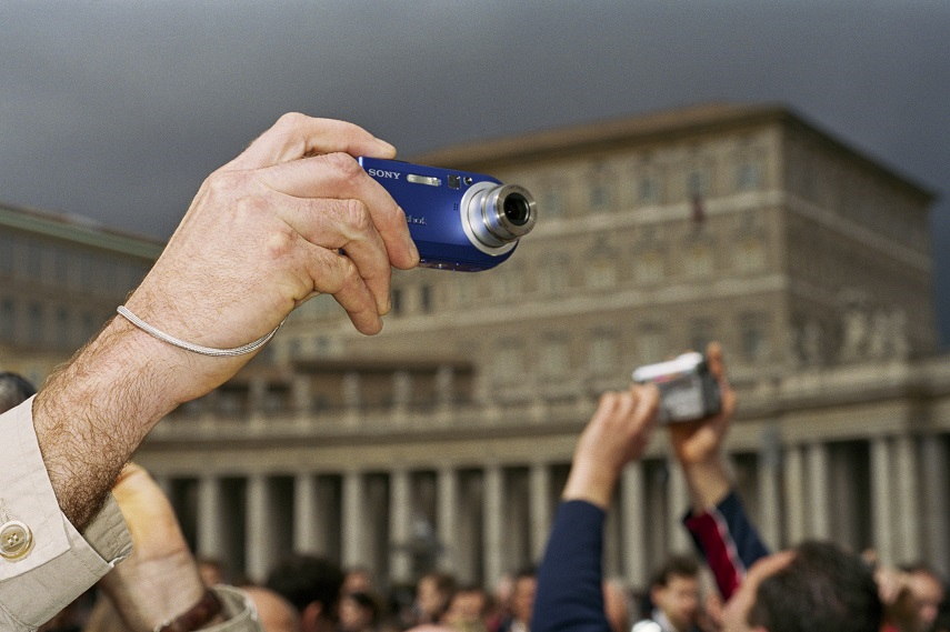 St. Peter's Square, Rome, Italy, 2005 © Martin Parr Magnum Photos