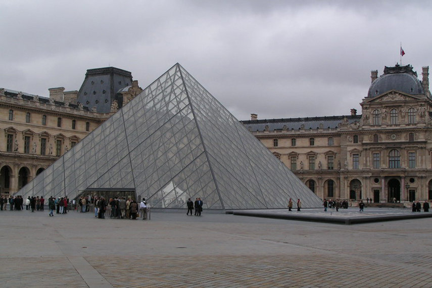 The Louvre - Image via Aparisguide com