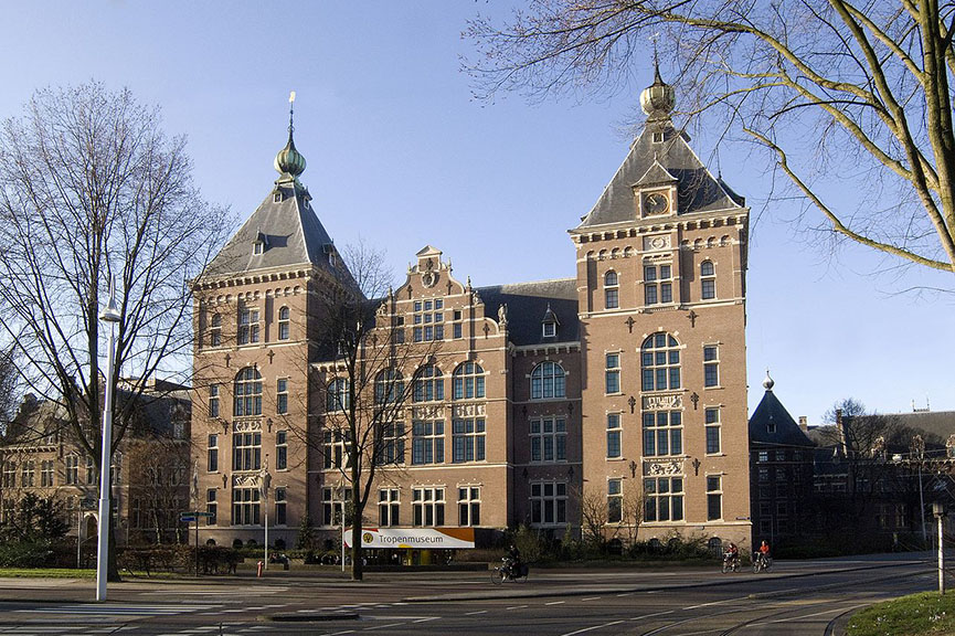 Entrance of the Tropenmuseum in Amsterdam, by GerardM