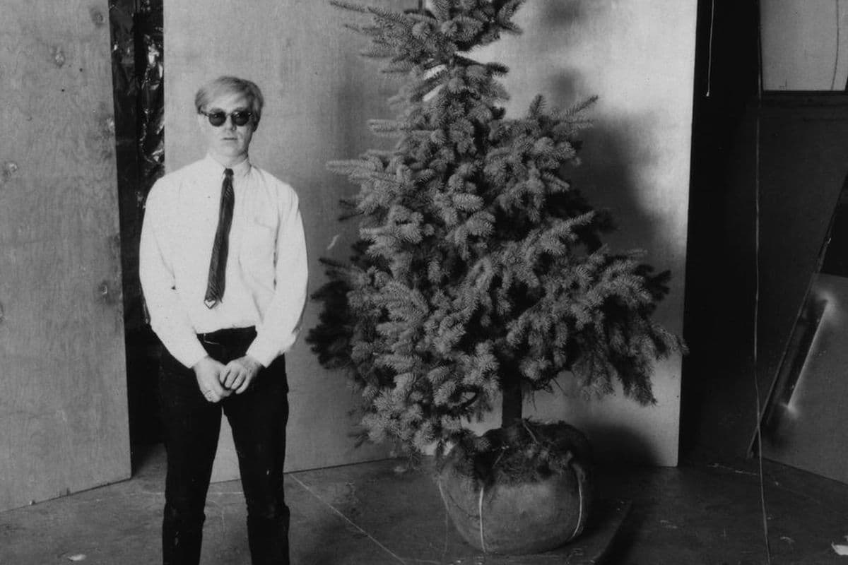 Andy Warhol and his Christmas tree in the Factory 1964 news