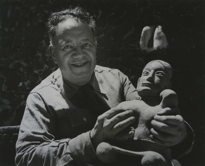 Unknown photographer - Diego Rivera on the terrace in the Blue House