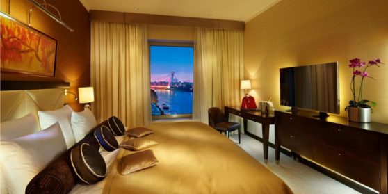 KEMPINSKI HOTEL RIVER PARK