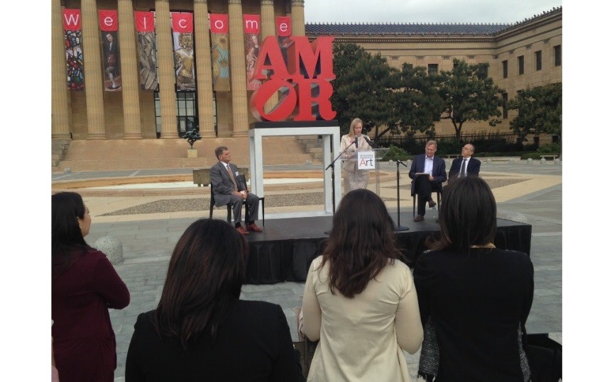 robert indiana amor sculpture