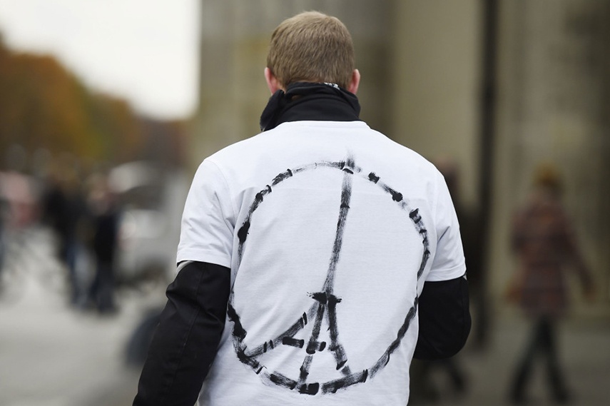 “Peace for Paris” symbol created by Jean Jullien